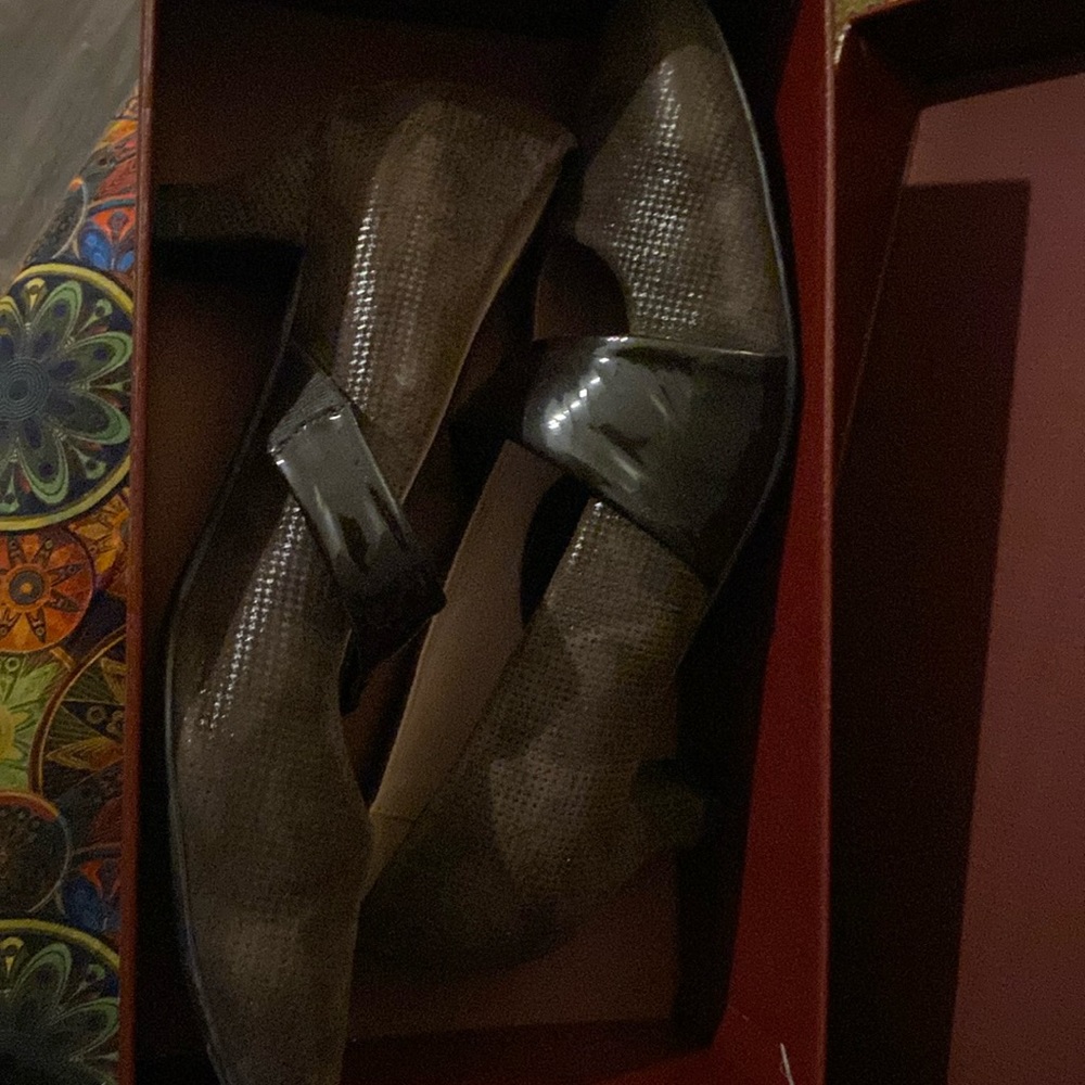 Victoria Brown suede heels